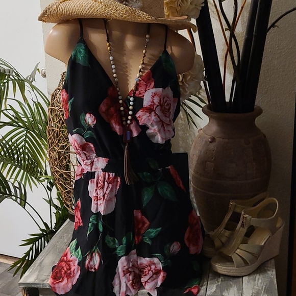 CHARLOTTE RUSSE SUMMER MED MULTI ROMPER - Picture 10 of 16